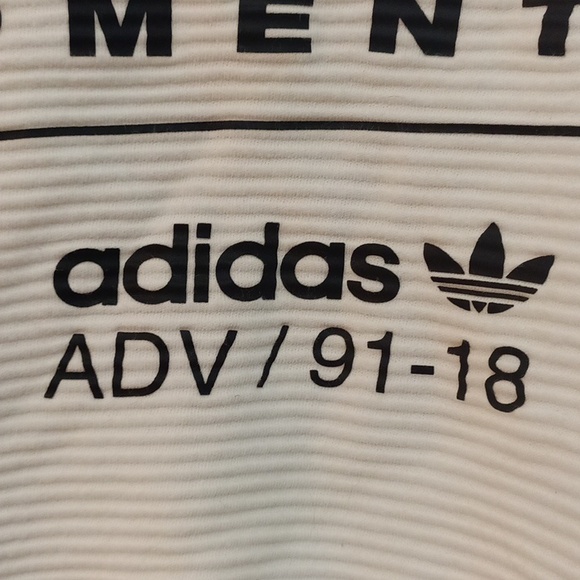 Adidas comfort relaxed fitting top gray and white with text. - Picture 6 of 7